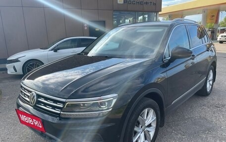 Volkswagen Tiguan II, 2017 год, 2 199 000 рублей, 2 фотография