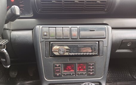 Audi A4, 1997 год, 130 000 рублей, 2 фотография