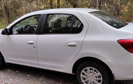 Renault Logan II, 2015 год, 700 000 рублей, 6 фотография