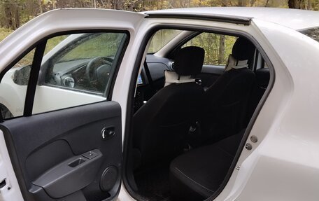 Renault Logan II, 2015 год, 700 000 рублей, 12 фотография