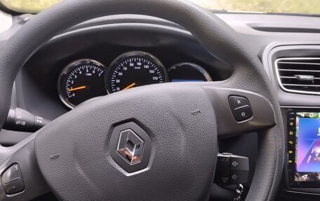 Renault Logan II, 2015 год, 700 000 рублей, 15 фотография