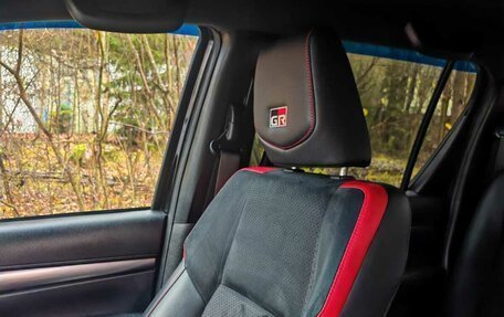 Toyota Hilux VIII, 2022 год, 5 800 000 рублей, 3 фотография