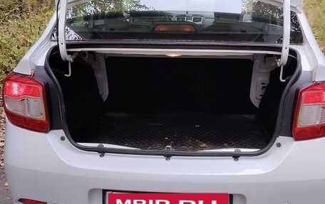 Renault Logan II, 2015 год, 700 000 рублей, 11 фотография