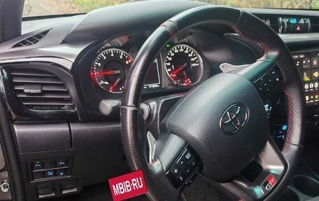 Toyota Hilux VIII, 2022 год, 5 800 000 рублей, 5 фотография