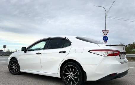 Toyota Camry, 2018 год, 2 410 000 рублей, 5 фотография