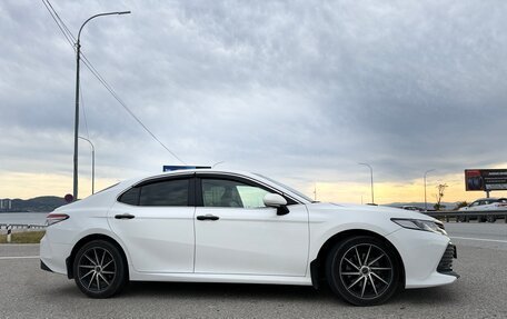 Toyota Camry, 2018 год, 2 410 000 рублей, 2 фотография