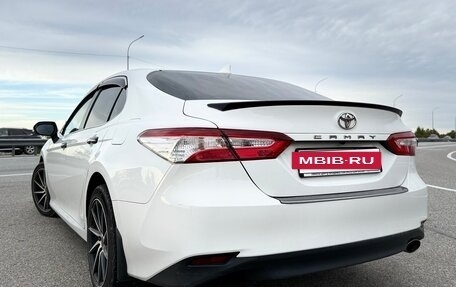 Toyota Camry, 2018 год, 2 410 000 рублей, 6 фотография