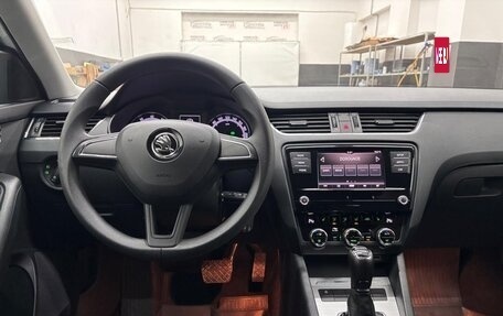 Skoda Octavia, 2019 год, 1 750 000 рублей, 23 фотография