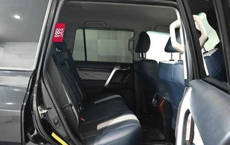 Toyota Land Cruiser Prado 150 рестайлинг 2, 2016 год, 4 350 000 рублей, 21 фотография