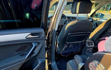 Volkswagen Tiguan II, 2018 год, 2 750 000 рублей, 22 фотография