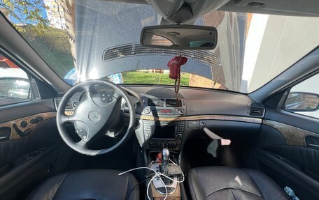 Mercedes-Benz E-Класс, 2005 год, 850 000 рублей, 4 фотография