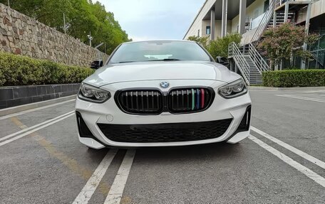 BMW 1 серия, 2022 год, 1 890 000 рублей, 2 фотография