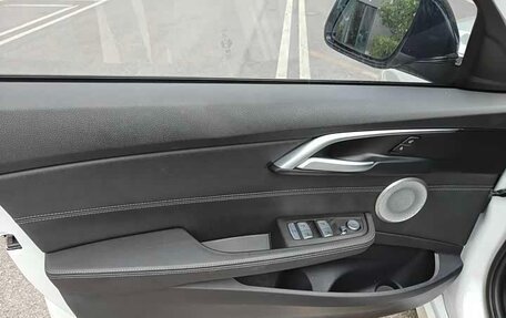 BMW 1 серия, 2022 год, 1 890 000 рублей, 15 фотография