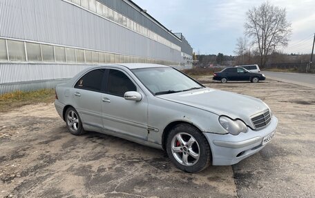 Mercedes-Benz C-Класс, 2002 год, 250 000 рублей, 2 фотография