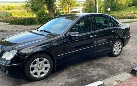 Mercedes-Benz C-Класс, 2006 год, 600 000 рублей, 2 фотография