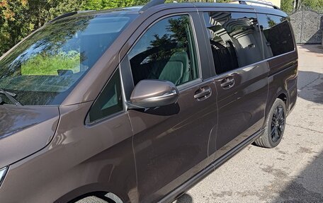 Mercedes-Benz V-Класс, 2018 год, 4 600 000 рублей, 2 фотография