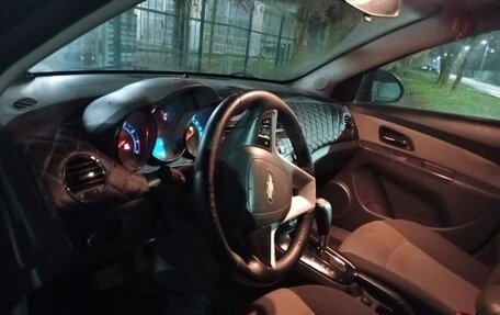 Chevrolet Cruze II, 2010 год, 345 000 рублей, 5 фотография