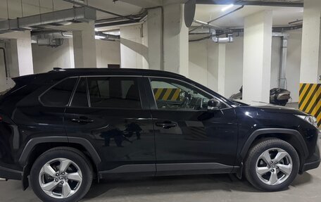 Toyota RAV4, 2020 год, 3 150 000 рублей, 5 фотография