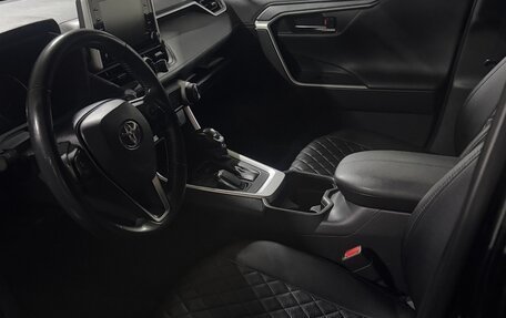 Toyota RAV4, 2020 год, 3 150 000 рублей, 7 фотография