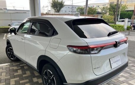 Honda Vezel, 2022 год, 1 842 777 рублей, 3 фотография