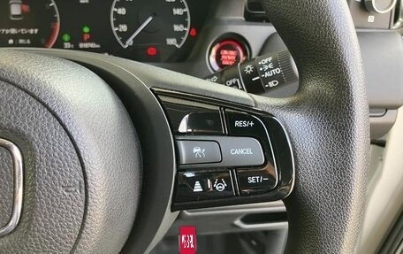 Honda Vezel, 2022 год, 1 842 777 рублей, 28 фотография