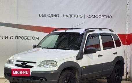 Chevrolet Niva I рестайлинг, 2017 год, 810 000 рублей, 3 фотография