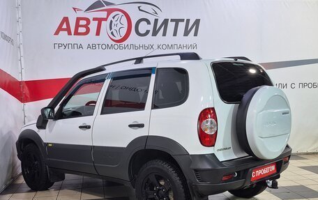 Chevrolet Niva I рестайлинг, 2017 год, 810 000 рублей, 5 фотография