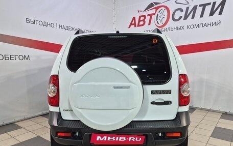 Chevrolet Niva I рестайлинг, 2017 год, 810 000 рублей, 6 фотография