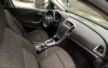 Opel Astra J, 2013 год, 790 000 рублей, 1 фотография