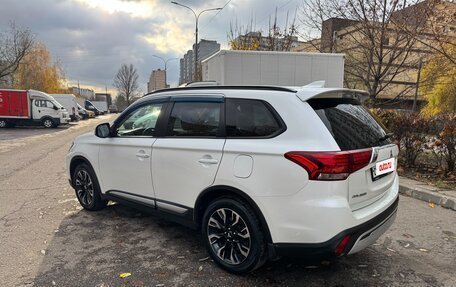 Mitsubishi Outlander III рестайлинг 3, 2021 год, 2 580 000 рублей, 3 фотография