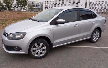 Volkswagen Polo VI (EU Market), 2013 год, 970 000 рублей, 2 фотография