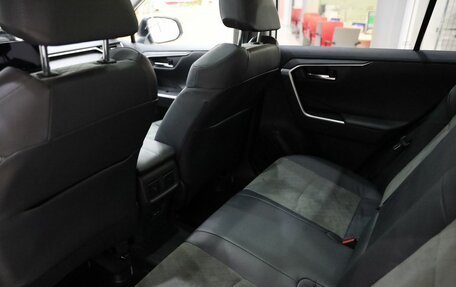 Toyota RAV4, 2023 год, 3 850 000 рублей, 14 фотография