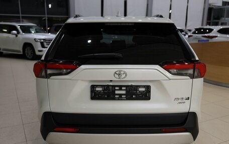 Toyota RAV4, 2023 год, 3 850 000 рублей, 6 фотография