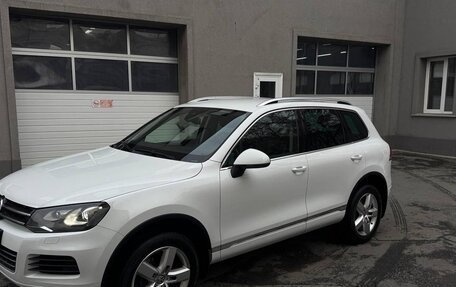 Volkswagen Touareg III, 2013 год, 2 350 000 рублей, 3 фотография