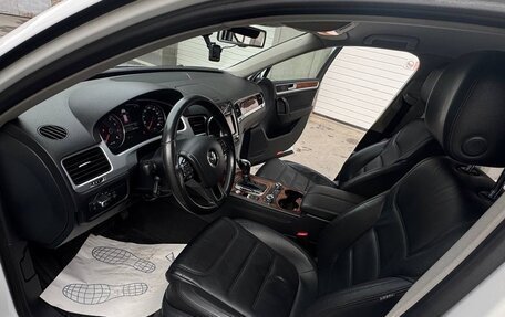 Volkswagen Touareg III, 2013 год, 2 350 000 рублей, 9 фотография