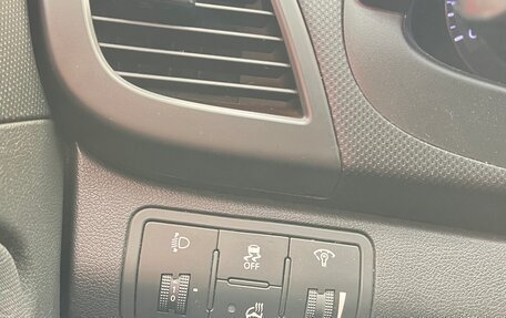 Hyundai Solaris II рестайлинг, 2013 год, 690 000 рублей, 7 фотография