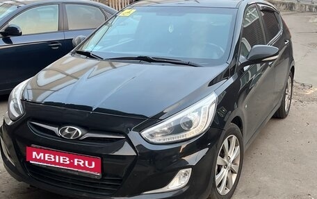 Hyundai Solaris II рестайлинг, 2013 год, 690 000 рублей, 16 фотография