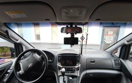 Hyundai Grand Starex Grand Starex I рестайлинг 2, 2017 год, 2 700 000 рублей, 8 фотография