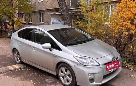 Toyota Prius, 2010 год, 700 000 рублей, 3 фотография