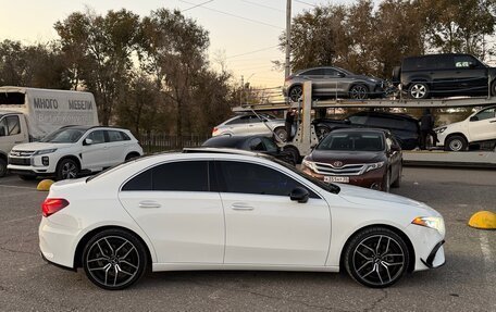 Mercedes-Benz A-Класс, 2019 год, 2 700 000 рублей, 4 фотография