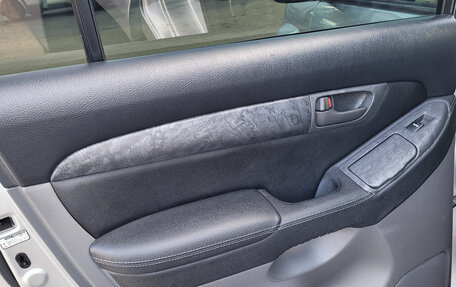 Toyota Land Cruiser Prado 120 рестайлинг, 2006 год, 2 700 000 рублей, 11 фотография