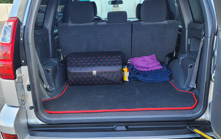 Toyota Land Cruiser Prado 120 рестайлинг, 2006 год, 2 700 000 рублей, 12 фотография