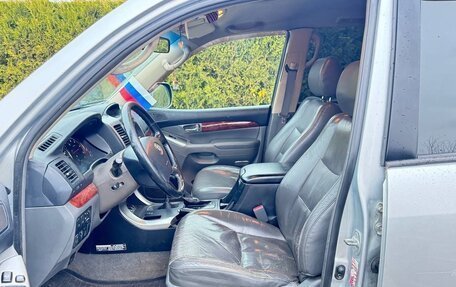 Toyota Land Cruiser Prado 120 рестайлинг, 2004 год, 1 090 000 рублей, 14 фотография