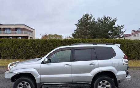 Toyota Land Cruiser Prado 120 рестайлинг, 2004 год, 1 090 000 рублей, 6 фотография