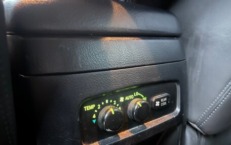 Toyota Land Cruiser Prado 120 рестайлинг, 2004 год, 1 090 000 рублей, 27 фотография