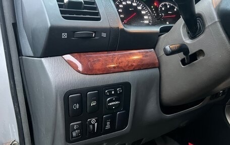 Toyota Land Cruiser Prado 120 рестайлинг, 2004 год, 1 090 000 рублей, 26 фотография