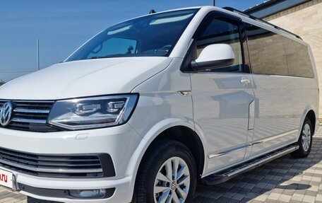 Volkswagen Caravelle T6 рестайлинг, 2018 год, 3 650 000 рублей, 1 фотография