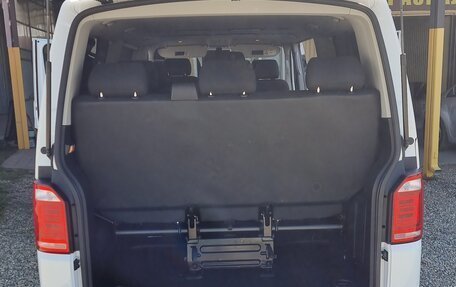 Volkswagen Caravelle T6 рестайлинг, 2018 год, 3 650 000 рублей, 16 фотография