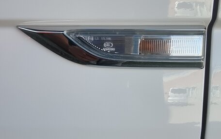 Volkswagen Caravelle T6 рестайлинг, 2018 год, 3 650 000 рублей, 31 фотография