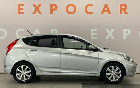 Hyundai Solaris II рестайлинг, 2011 год, 920 000 рублей, 4 фотография